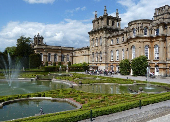 Blenheim Palace Christmas Market