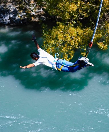 Bungee jumper in action