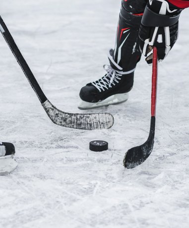 Ice hockey player in action